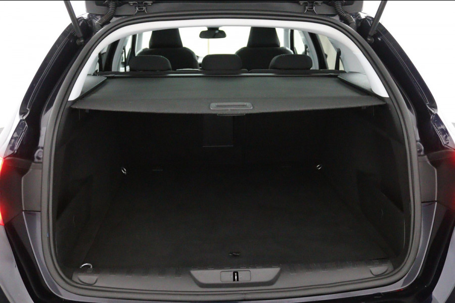 Peugeot 308 SW CARPLAY*130PK*PANO*NAVI*CAMERA*HAAK*CRUISE*ECC*