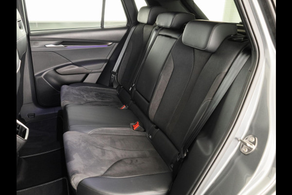 Škoda Elroq 60 Sportline 204pk | Navigatie | Keyless entry | Parkeercamera | Adaptieve cruise controle | Stoelverwarming | Parkeersensoren voor en achter