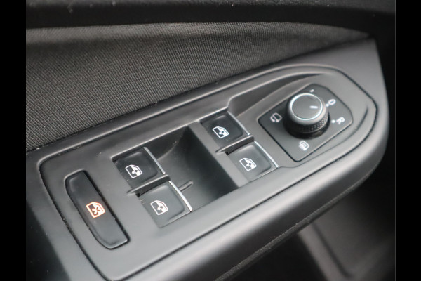 Volkswagen Golf 1.5 TSI Life Business Navi / LED /Camera / Trekh / Climate BTW auto