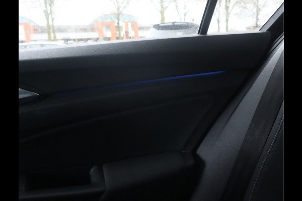 Volkswagen Golf 1.5 TSI Life Business Navi / LED /Camera / Trekh / Climate BTW auto