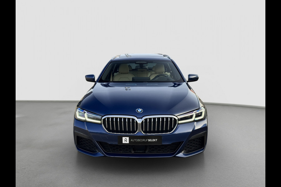 BMW 5 Serie Touring 530e M-Sport | Pano | Trekhaak | Laser | Head Up | Driving Assist Pro | Keyless | Dealer onderhouden | 1e eig.