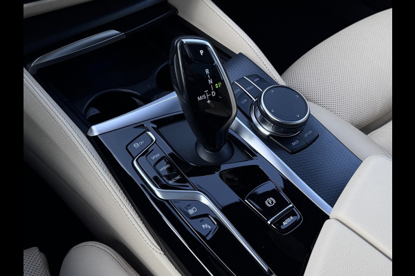 BMW 5 Serie Touring 530e M-Sport | Pano | Trekhaak | Laser | Head Up | Driving Assist Pro | Keyless | Dealer onderhouden | 1e eig.