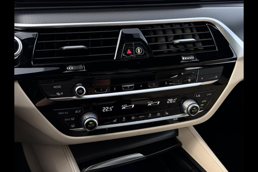 BMW 5 Serie Touring 530e M-Sport | Pano | Trekhaak | Laser | Head Up | Driving Assist Pro | Keyless | Dealer onderhouden | 1e eig.