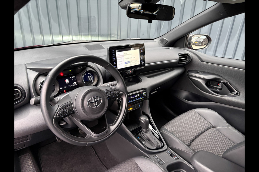 Toyota Yaris 1.5 Hybrid Executive | Bi-Tone | 17'' | Stoelverw. | Apple Carplay/ Android Auto | Prijs Rijklaar!!