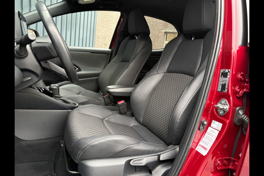 Toyota Yaris 1.5 Hybrid Executive | Bi-Tone | 17'' | Stoelverw. | Apple Carplay/ Android Auto | Prijs Rijklaar!!