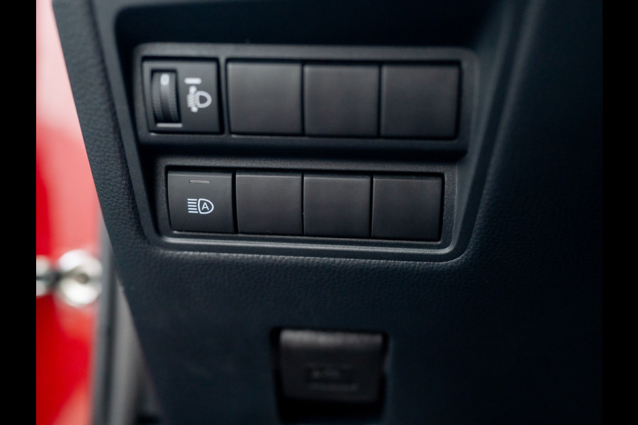 Toyota Yaris 1.5 Hybrid Executive | Bi-Tone | 17'' | Stoelverw. | Apple Carplay/ Android Auto | Prijs Rijklaar!!