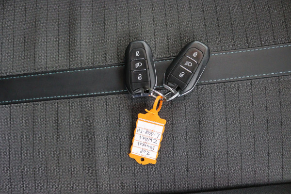 Peugeot e-208 EV Allure 50 kWh*3FASE*CRUISE*ECC*CARPLAY*CAM*