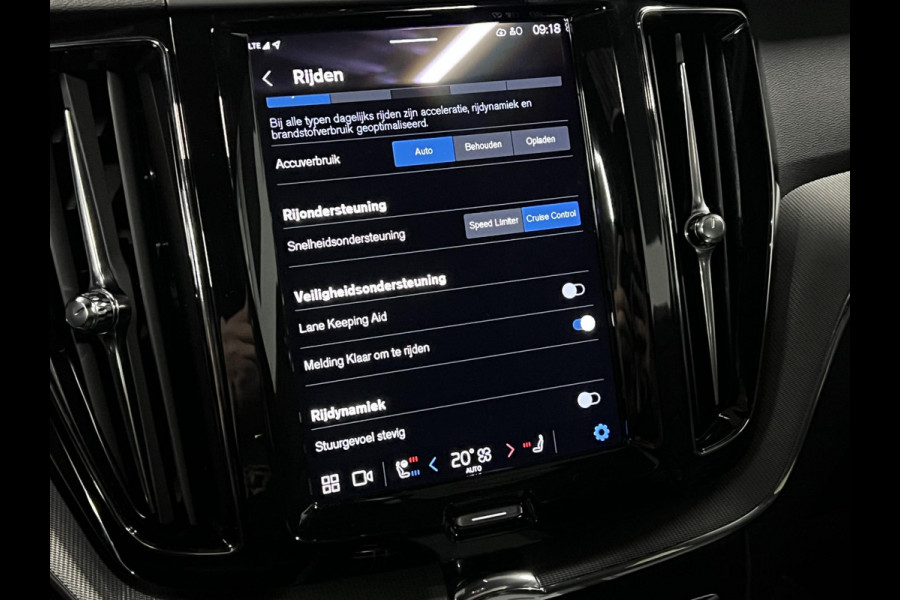 Volvo XC60 2.0 T6 Plug-in hybrid AWD R-Design Open dak | 360 camera | Cruise control | Stoelventilatie | Stuur-/stoelverwarming | Carplay