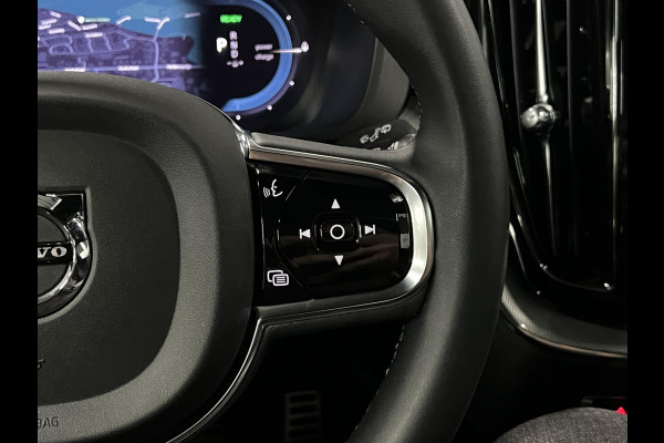 Volvo XC60 2.0 T6 Plug-in hybrid AWD R-Design Open dak | 360 camera | Cruise control | Stoelventilatie | Stuur-/stoelverwarming | Carplay