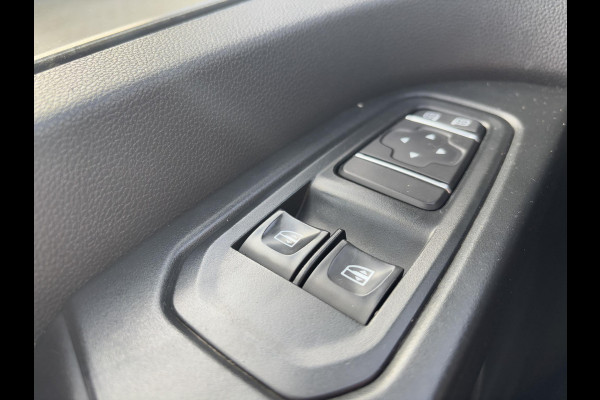 Renault Trafic 2.0 dCi 110 T30 L2H1*A/C*CRUISE*NAV*HAAK*3PERS*TEL