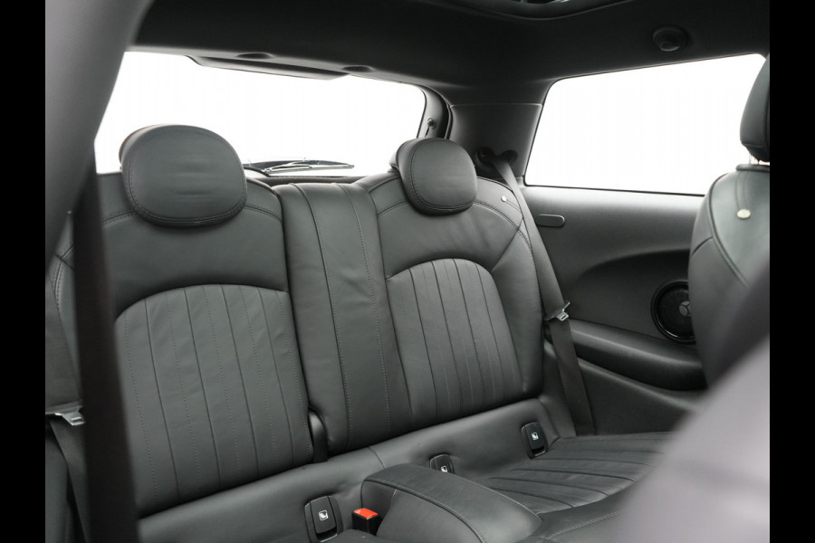 MINI Mini Electric Yours 33 kWh 184pk | Panodak | Head Up | Harman / Kardon | Camera | Lederen Sportstoelen Verwarmd | Keyless | Apple Carplay | Cruise Control | LED Koplampen | Virtual | Navigatie | DAB |