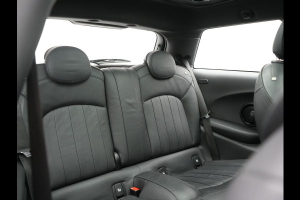 MINI Mini Electric Yours 33 kWh 184pk | Panodak | Head Up | Harman / Kardon | Camera | Lederen Sportstoelen Verwarmd | Keyless | Apple Carplay | Cruise Control | LED Koplampen | Virtual | Navigatie | DAB |