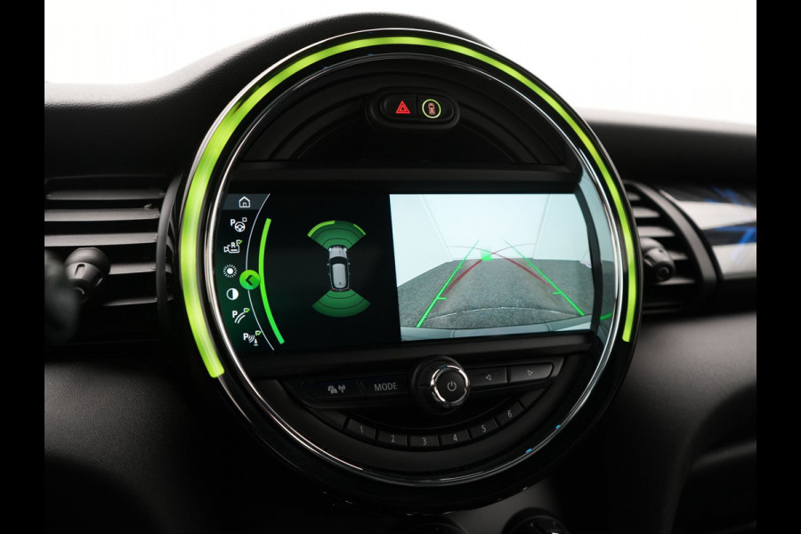 MINI Mini Electric Yours 33 kWh 184pk | Panodak | Head Up | Harman / Kardon | Camera | Lederen Sportstoelen Verwarmd | Keyless | Apple Carplay | Cruise Control | LED Koplampen | Virtual | Navigatie | DAB |