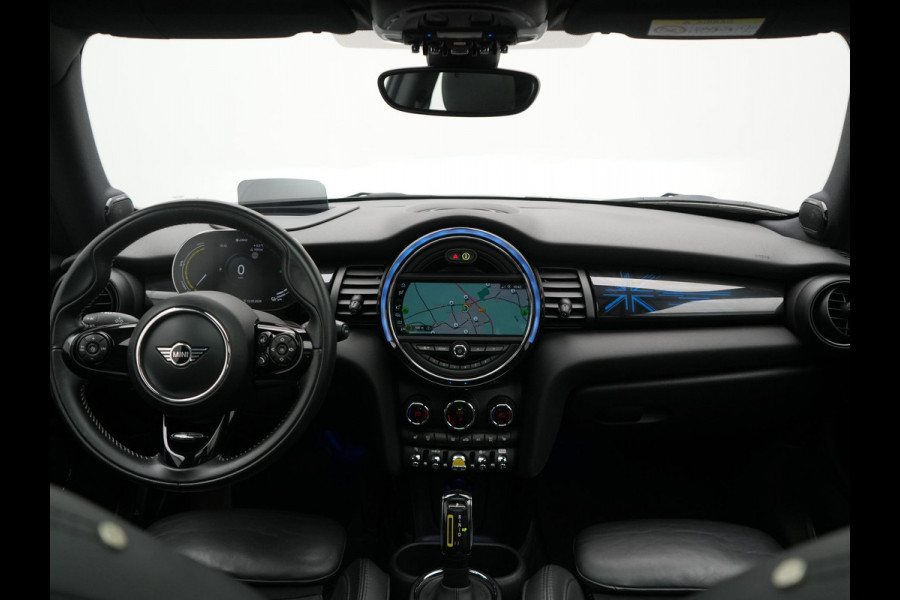 MINI Mini Electric Yours 33 kWh 184pk | Panodak | Head Up | Harman / Kardon | Camera | Lederen Sportstoelen Verwarmd | Keyless | Apple Carplay | Cruise Control | LED Koplampen | Virtual | Navigatie | DAB |