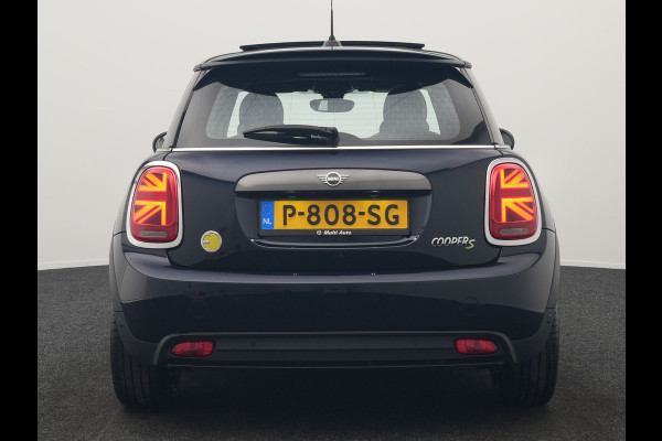 MINI Mini Electric Yours 33 kWh 184pk | Panodak | Head Up | Harman / Kardon | Camera | Lederen Sportstoelen Verwarmd | Keyless | Apple Carplay | Cruise Control | LED Koplampen | Virtual | Navigatie | DAB |