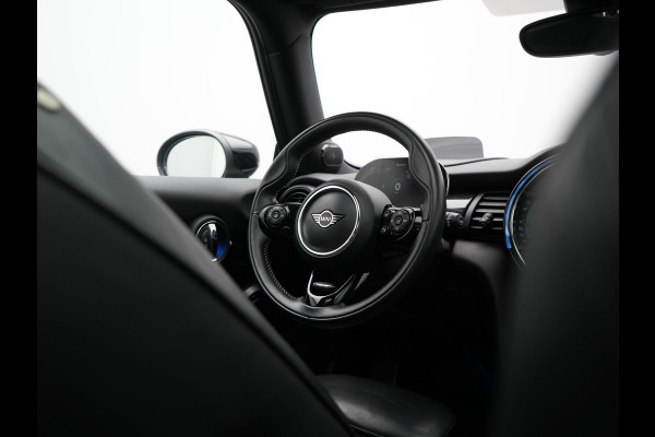 MINI Mini Electric Yours 33 kWh 184pk | Panodak | Head Up | Harman / Kardon | Camera | Lederen Sportstoelen Verwarmd | Keyless | Apple Carplay | Cruise Control | LED Koplampen | Virtual | Navigatie | DAB |