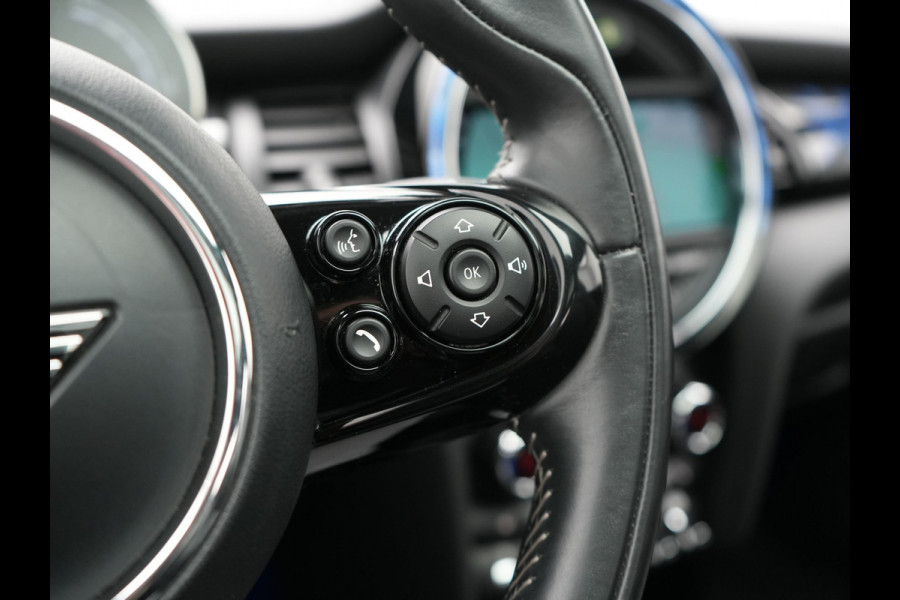 MINI Mini Electric Yours 33 kWh 184pk | Panodak | Head Up | Harman / Kardon | Camera | Lederen Sportstoelen Verwarmd | Keyless | Apple Carplay | Cruise Control | LED Koplampen | Virtual | Navigatie | DAB |