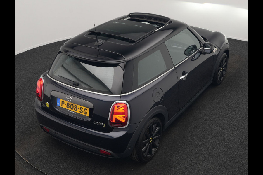 MINI Mini Electric Yours 33 kWh 184pk | Panodak | Head Up | Harman / Kardon | Camera | Lederen Sportstoelen Verwarmd | Keyless | Apple Carplay | Cruise Control | LED Koplampen | Virtual | Navigatie | DAB |