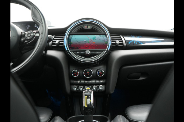 MINI Mini Electric Yours 33 kWh 184pk | Panodak | Head Up | Harman / Kardon | Camera | Lederen Sportstoelen Verwarmd | Keyless | Apple Carplay | Cruise Control | LED Koplampen | Virtual | Navigatie | DAB |