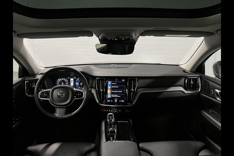 Volvo V60 2.0 T6 Recharge AWD Inscription Open dak | Stuur-/stoelverwarming | Achteruitrij camera | Harman Kardon | Cruise control | Carplay