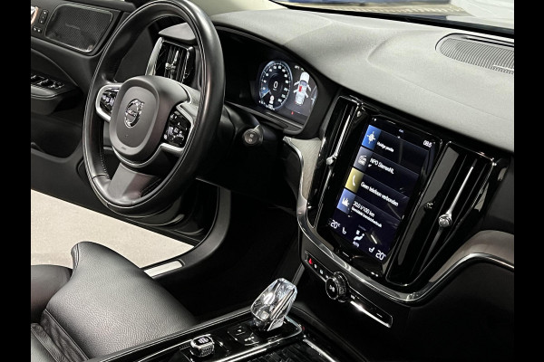 Volvo V60 2.0 T6 Recharge AWD Inscription Open dak | Stuur-/stoelverwarming | Achteruitrij camera | Harman Kardon | Cruise control | Carplay
