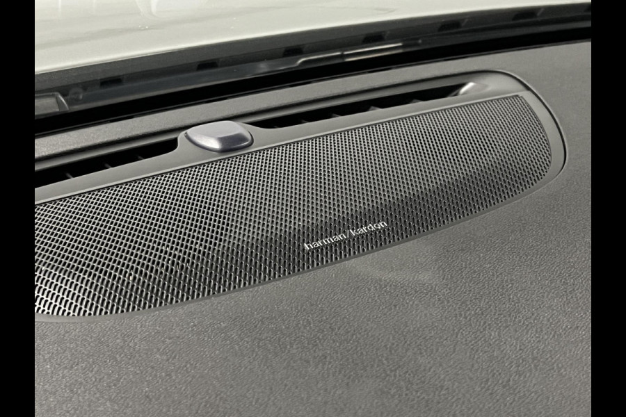 Volvo V60 2.0 T6 Recharge AWD Inscription Open dak | Stuur-/stoelverwarming | Achteruitrij camera | Harman Kardon | Cruise control | Carplay