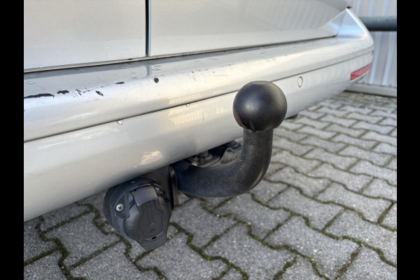 Volkswagen Transporter 2.0 TDI L2H1 DC*AUTOM.*A/C*ACC*NAVI*HAAK*CARPLAY*