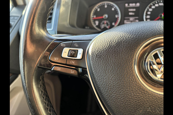 Volkswagen Transporter 2.0 TDI L2H1 DC*AUTOM.*A/C*ACC*NAVI*HAAK*CARPLAY*