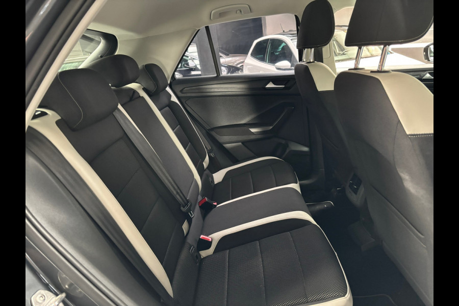 Volkswagen T-Roc 1.5 TSI Sport Business / Carplay / Stoel+stuur verwarming