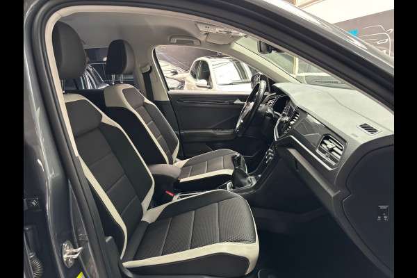 Volkswagen T-Roc 1.5 TSI Sport Business / Carplay / Stoel+stuur verwarming