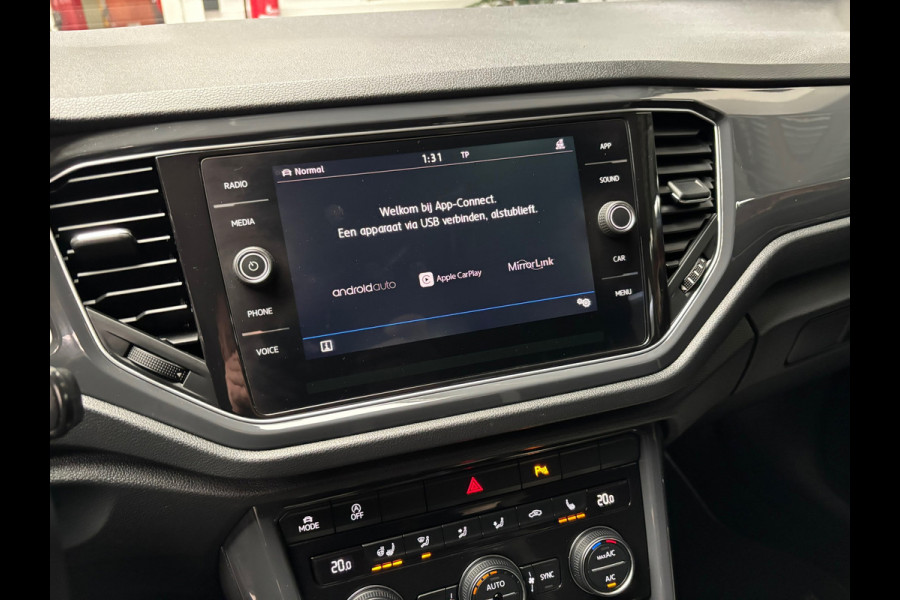 Volkswagen T-Roc 1.5 TSI Sport Business / Carplay / Stoel+stuur verwarming