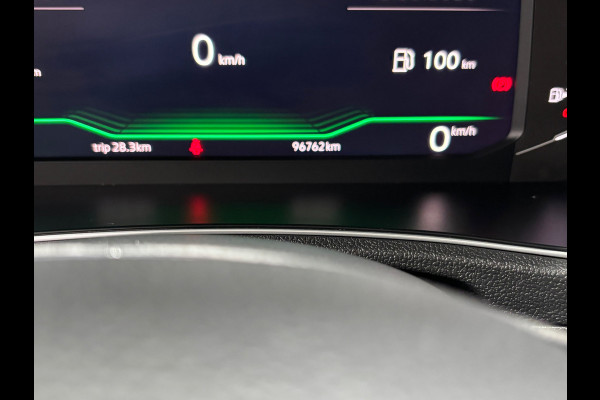 Volkswagen T-Roc 1.5 TSI Sport Business / Carplay / Stoel+stuur verwarming