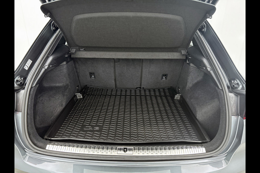 Audi Q3 35 TFSI S edition (Dealer OnderH, Navi, Carplay, StoelV, Leder, Lane Assist, Addapt Cruise, Etc)