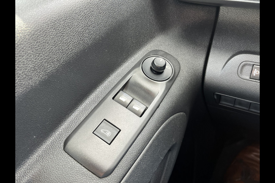 Citroën Berlingo 1.2 PureTech Club 110pk 6-bak BENZINE!