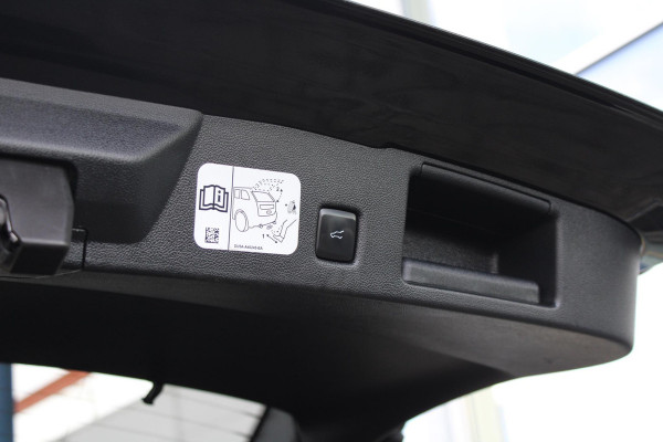 Ford Kuga 2.5 PHEV Vignale | Winterpack | Adaptive Cruise Control | Trekhaak | Climate Control | Camera | Navigatie |