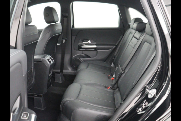 Mercedes-Benz B-Klasse 250e Urban | Leder | Stoelverwarming | Sfeerverlichting | Camera | Park Assist | Navigatie | Full LED | Widescreen | DAB | Cruise control | Bluetooth | Climate control | PHEV | Plug In