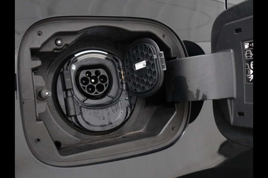 Mercedes-Benz B-Klasse 250e Urban | Leder | Stoelverwarming | Sfeerverlichting | Camera | Park Assist | Navigatie | Full LED | Widescreen | DAB | Cruise control | Bluetooth | Climate control | PHEV | Plug In