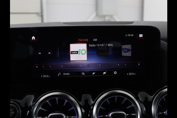 Mercedes-Benz B-Klasse 250e Urban | Leder | Stoelverwarming | Sfeerverlichting | Camera | Park Assist | Navigatie | Full LED | Widescreen | DAB | Cruise control | Bluetooth | Climate control | PHEV | Plug In