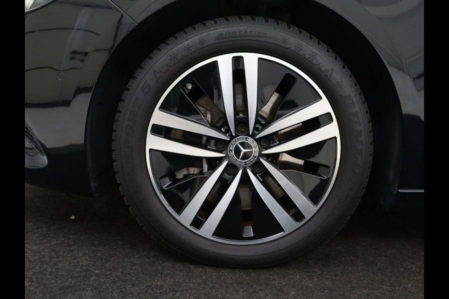 Mercedes-Benz B-Klasse 250e Urban | Leder | Stoelverwarming | Sfeerverlichting | Camera | Park Assist | Navigatie | Full LED | Widescreen | DAB | Cruise control | Bluetooth | Climate control | PHEV | Plug In