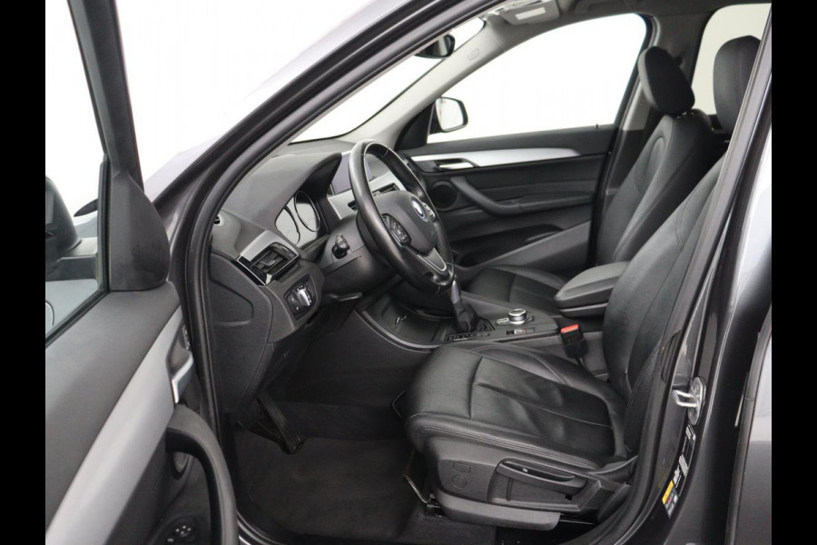 BMW X1 xDrive25e Executive | Leder | Adaptive cruise | Navigatie | 18'' | Full LED | Parkeerhulp | Climate control | Bluetooth | Cruise control | PHEV | Plug In