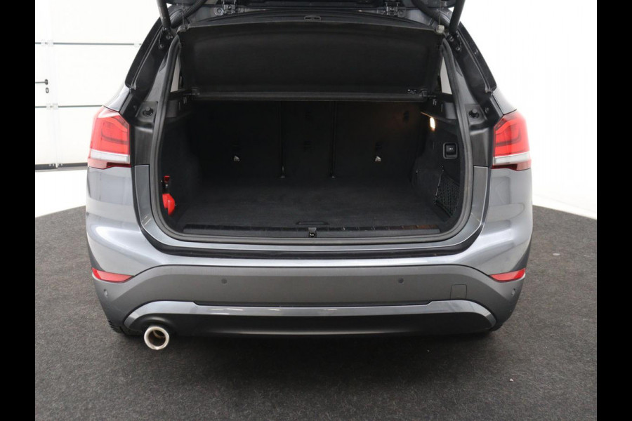 BMW X1 xDrive25e Executive | Leder | Adaptive cruise | Navigatie | 18'' | Full LED | Parkeerhulp | Climate control | Bluetooth | Cruise control | PHEV | Plug In