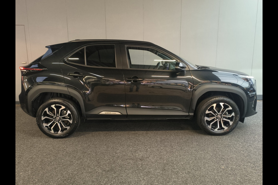 Toyota Yaris Cross 1.5 Hybrid 115 First Edition Rijklaar + fabrieksgarantie Henk Jongen Auto's in Helmond,  al 50 jaar service zoals 't hoort!