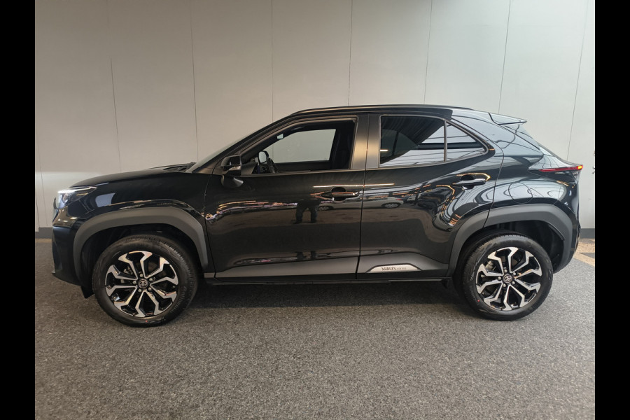 Toyota Yaris Cross 1.5 Hybrid 115 First Edition Rijklaar + fabrieksgarantie Henk Jongen Auto's in Helmond,  al 50 jaar service zoals 't hoort!