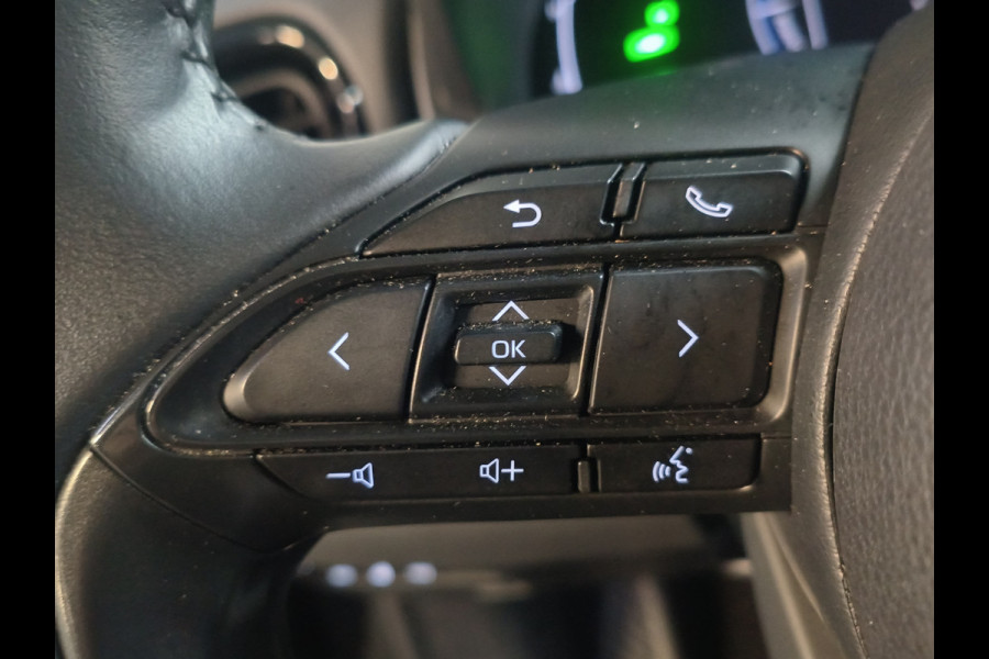 Toyota Yaris Cross 1.5 Hybrid 115 First Edition Rijklaar + fabrieksgarantie Henk Jongen Auto's in Helmond,  al 50 jaar service zoals 't hoort!