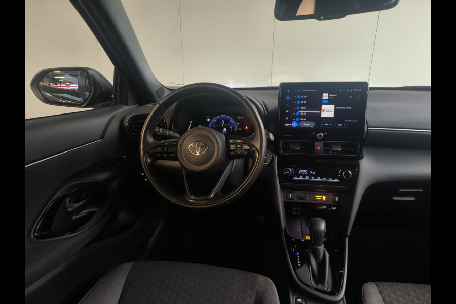 Toyota Yaris Cross 1.5 Hybrid 115 First Edition Rijklaar + fabrieksgarantie Henk Jongen Auto's in Helmond,  al 50 jaar service zoals 't hoort!