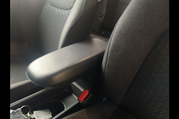 Toyota Yaris Cross 1.5 Hybrid 115 First Edition Rijklaar + fabrieksgarantie Henk Jongen Auto's in Helmond,  al 50 jaar service zoals 't hoort!