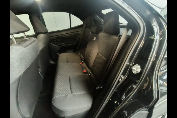 Toyota Yaris Cross 1.5 Hybrid 115 First Edition Rijklaar + fabrieksgarantie Henk Jongen Auto's in Helmond,  al 50 jaar service zoals 't hoort!