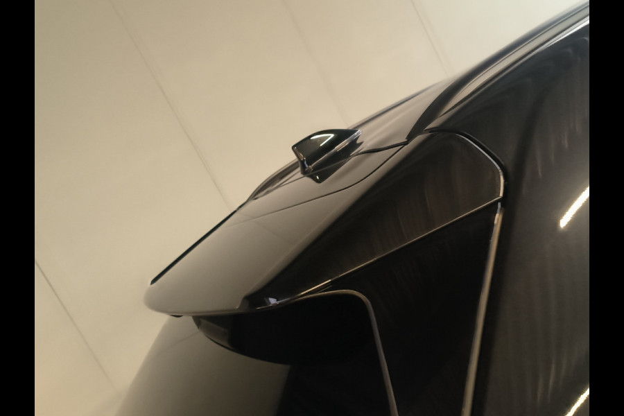 Toyota Yaris Cross 1.5 Hybrid 115 First Edition Rijklaar + fabrieksgarantie Henk Jongen Auto's in Helmond,  al 50 jaar service zoals 't hoort!