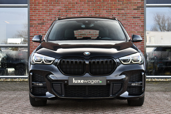 BMW X1 xDrive25e M-Sport Pano El-zetels Camera Carplay El-klep Shadowline