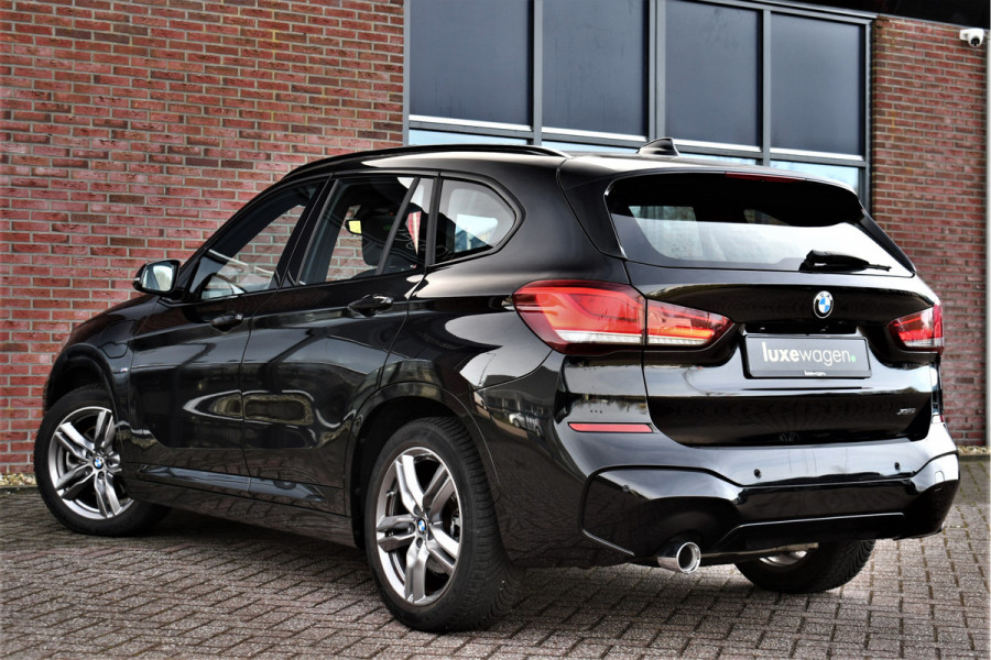 BMW X1 xDrive25e M-Sport Pano El-zetels Camera Carplay El-klep Shadowline